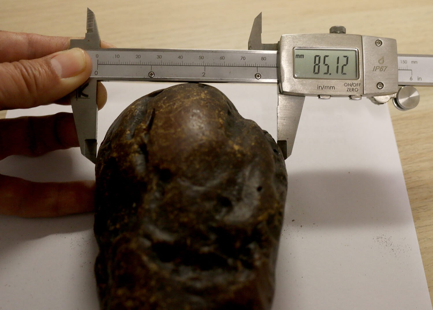 Full-size detail view of natural large amber block, 428 gram, honey amber body, good for turning and easy polishing