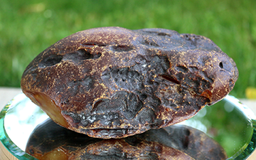 Large natural raw amber stone preview